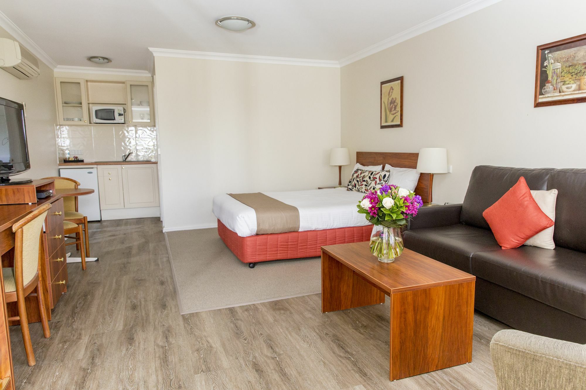 Charlotte Apartments 배서스트 외부 사진