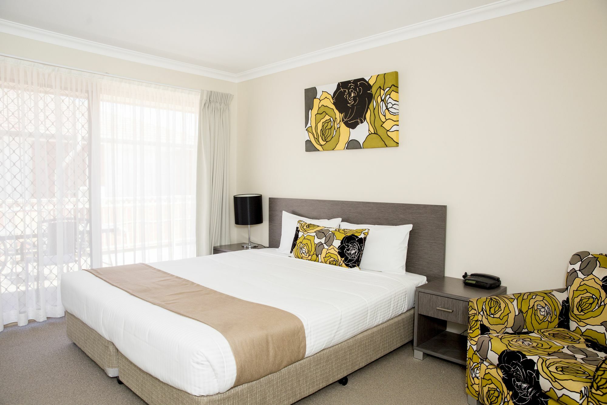 Charlotte Apartments 배서스트 외부 사진