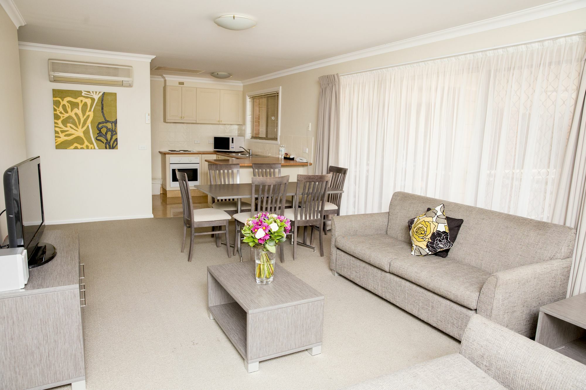 Charlotte Apartments 배서스트 외부 사진