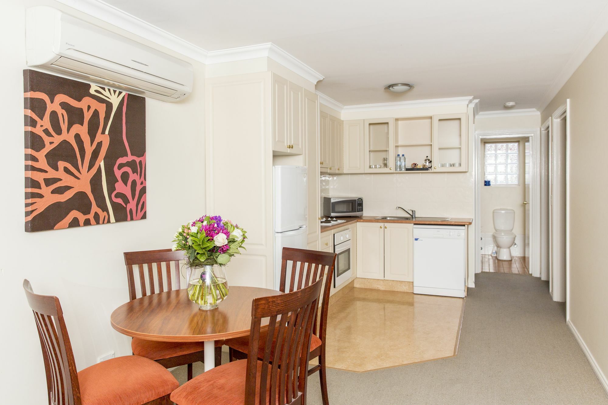Charlotte Apartments 배서스트 외부 사진