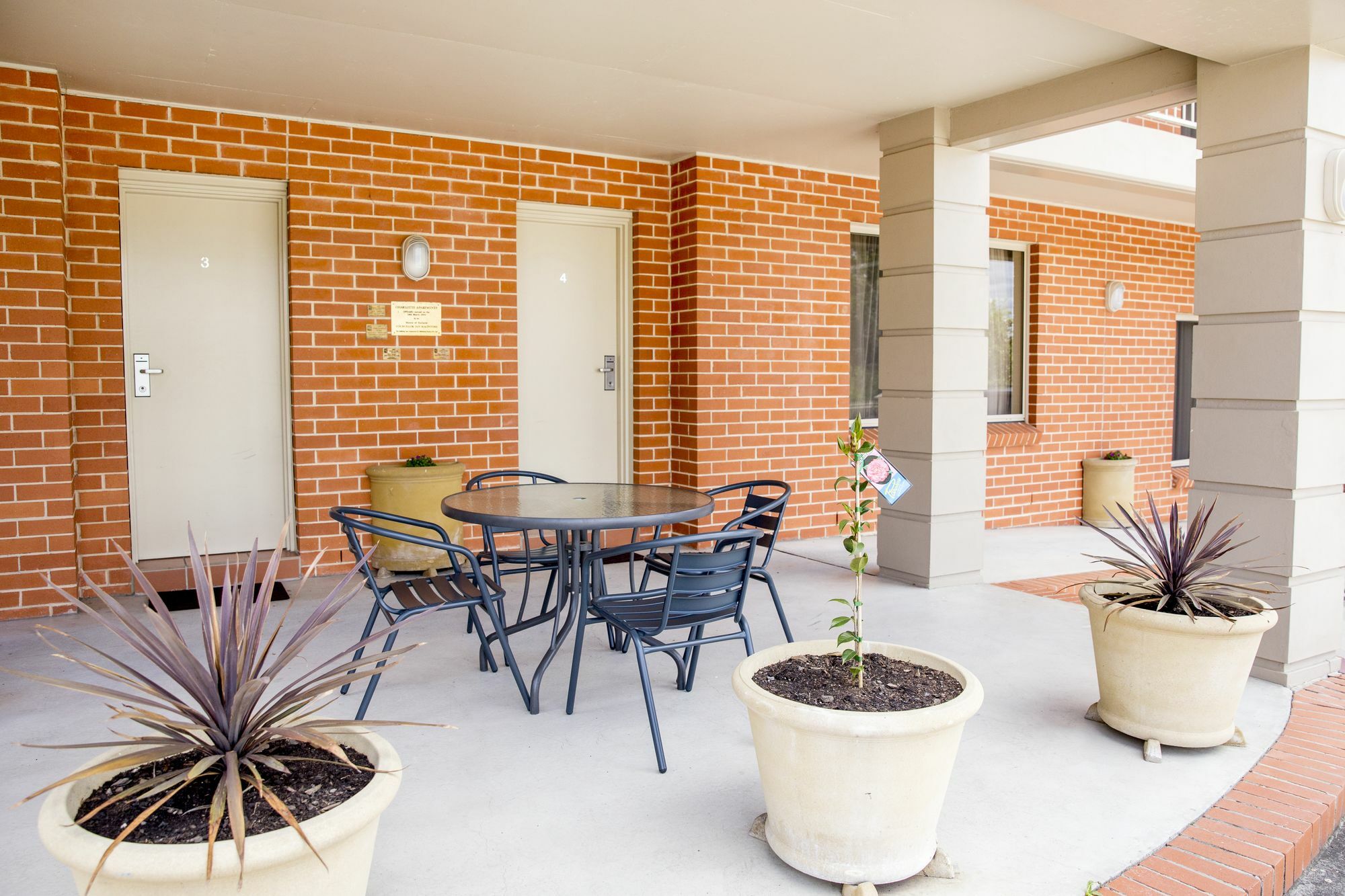 Charlotte Apartments 배서스트 외부 사진