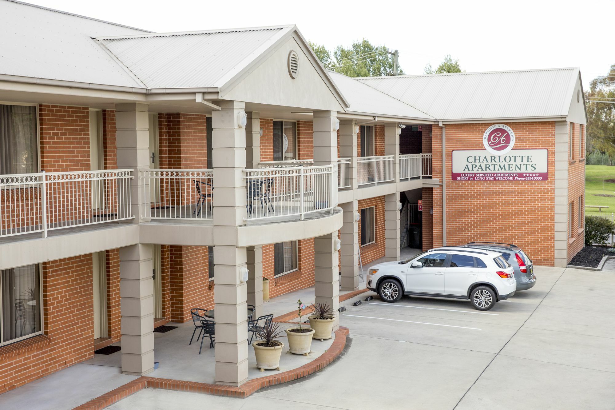 Charlotte Apartments 배서스트 외부 사진